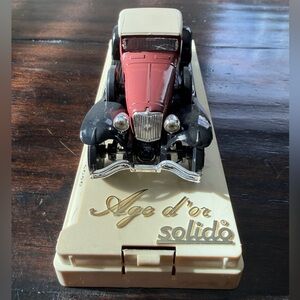 Collectors Solido Age d’Or Cord Coupe Diecast Model Car with Case